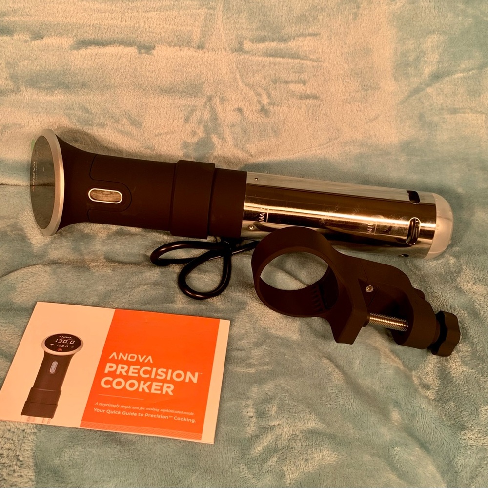 ANOVA Sous Vide Precision Cooker with Bluetooth 800 Watt NEW!! - Picture 10 of 12